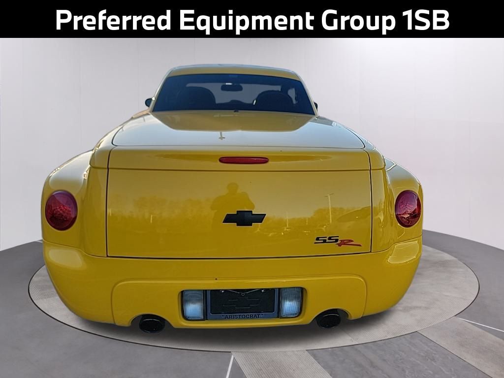 2004 Chevrolet SSR Base