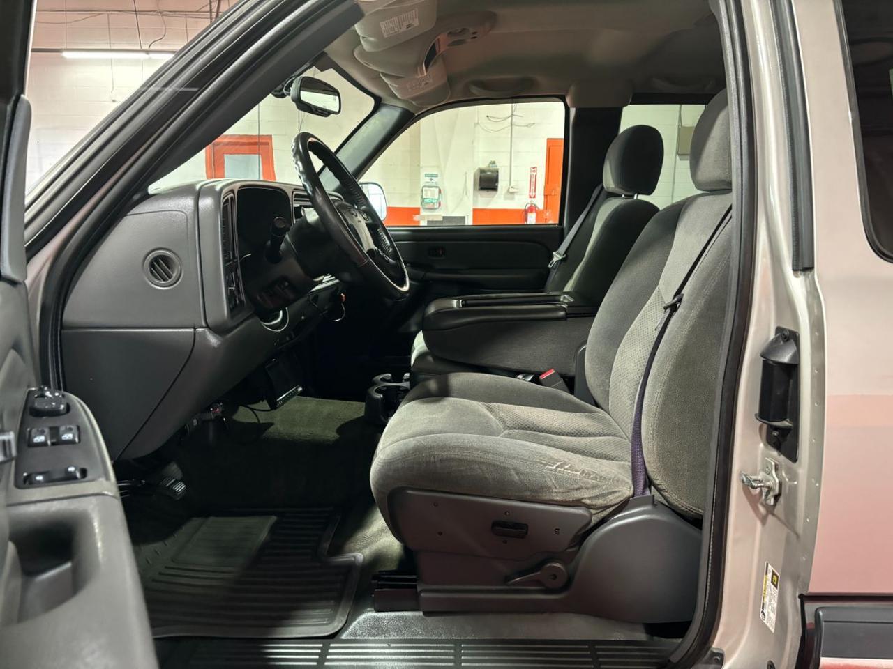 2004 Chevrolet Silverado 1500 Ext. Cab Short Bed 2WD Franklin OH