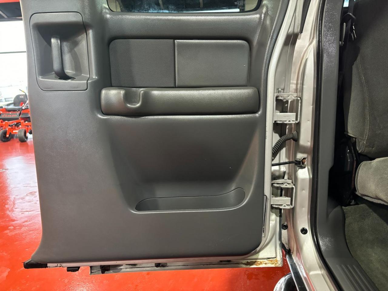 2004 Chevrolet Silverado 1500 Ext. Cab Short Bed 2WD Franklin OH