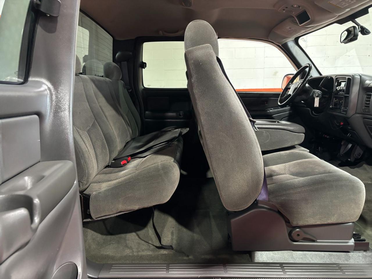 2004 Chevrolet Silverado 1500 Ext. Cab Short Bed 2WD Franklin OH