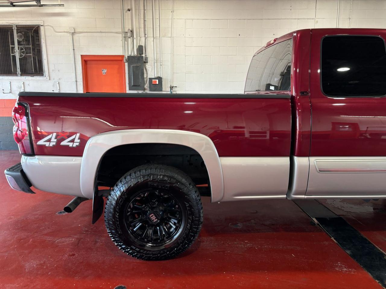 2004 Chevrolet Silverado 2500 LS Ext. Cab 4WD Franklin OH