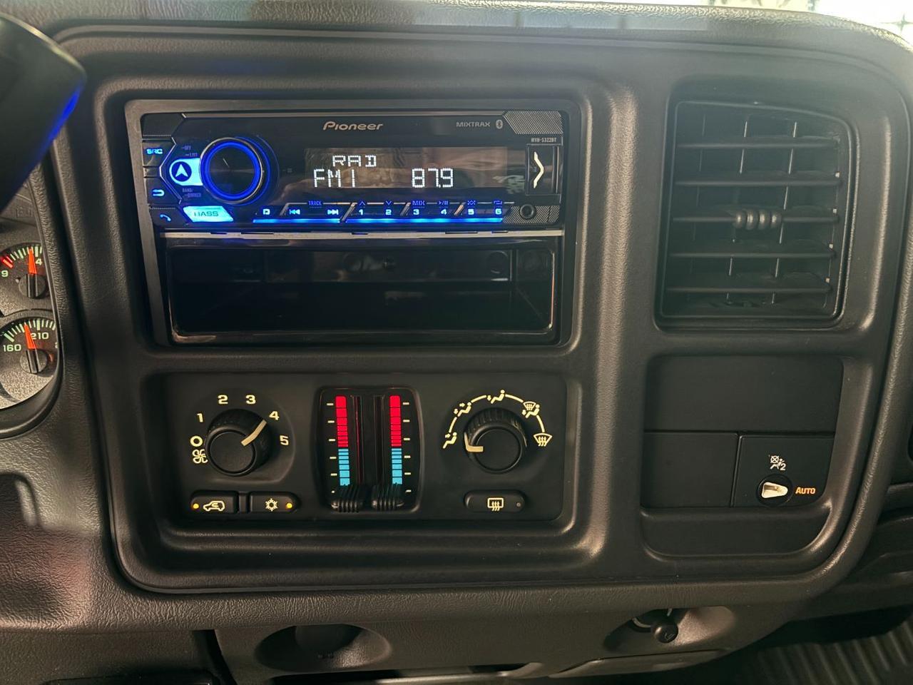 2004 Chevrolet Silverado 2500 LS Ext. Cab 4WD Franklin OH