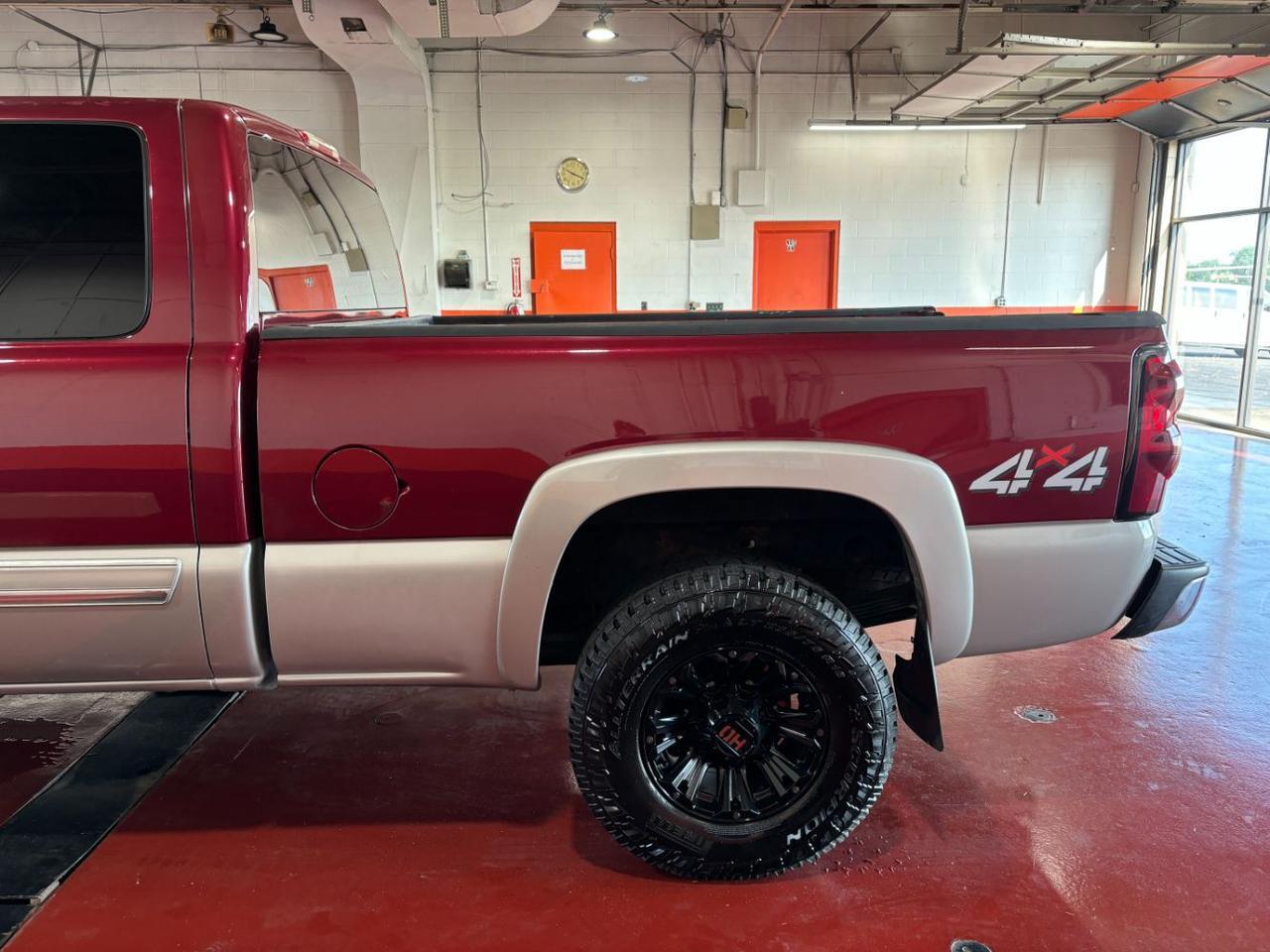 2004 Chevrolet Silverado 2500 LS Ext. Cab 4WD Franklin OH