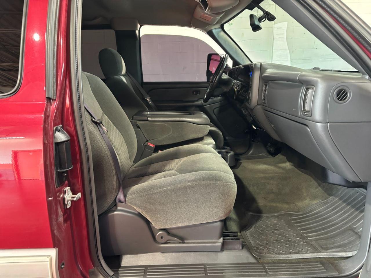 2004 Chevrolet Silverado 2500 LS Ext. Cab 4WD Franklin OH