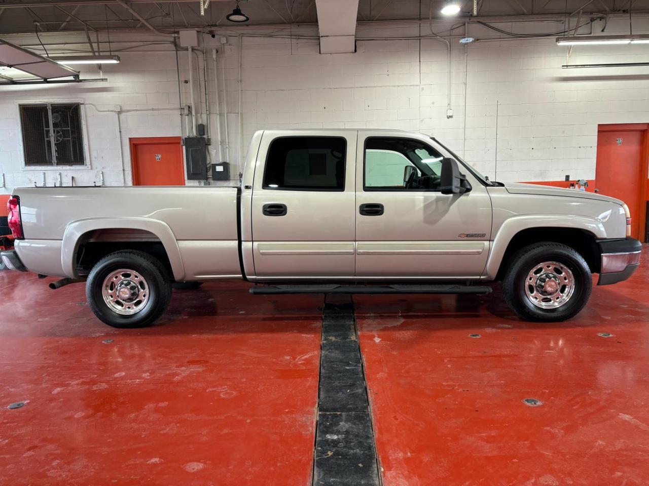 2004 Chevrolet Silverado 2500 LS