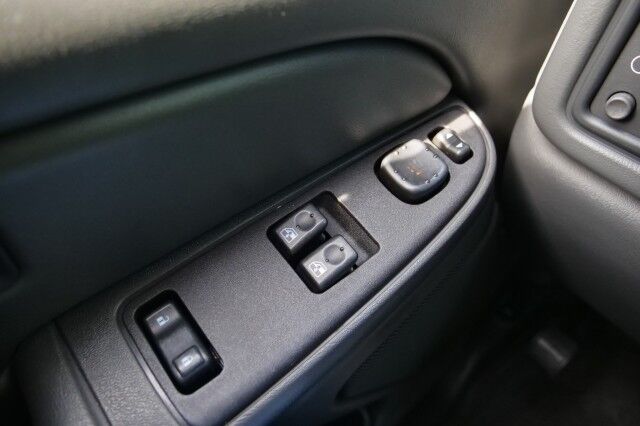 2004 Chevrolet Silverado 2500HD LS / 6.0L V8 / Heavy-Duty Transmission! High Point NC