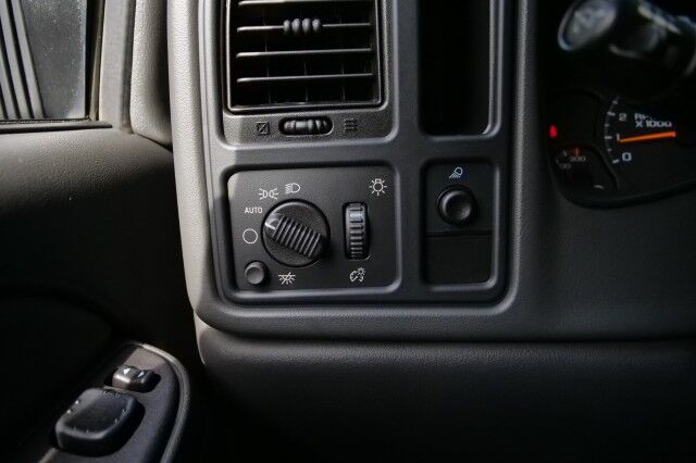2004 Chevrolet Silverado 2500HD LS / 6.0L V8 / Heavy-Duty Transmission! High Point NC