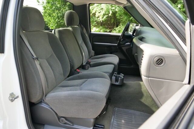 2004 Chevrolet Silverado 2500HD LS / 6.0L V8 / Heavy-Duty Transmission! High Point NC