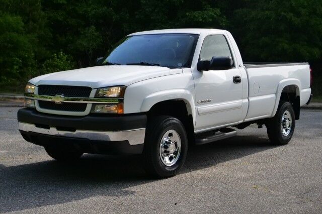 2004 Chevrolet Silverado 2500HD LS / 6.0L V8 / Heavy-Duty Transmission! High Point NC