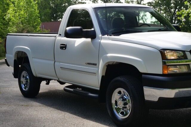 2004 Chevrolet Silverado 2500HD LS / 6.0L V8 / Heavy-Duty Transmission! High Point NC