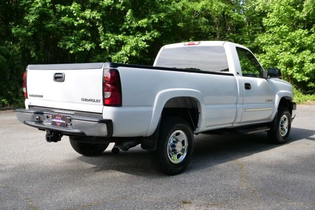 2004 Chevrolet Silverado 2500HD LS / 6.0L V8 / Heavy-Duty Transmission! High Point NC
