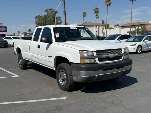 2004 Chevrolet Silverado 2500HD LS