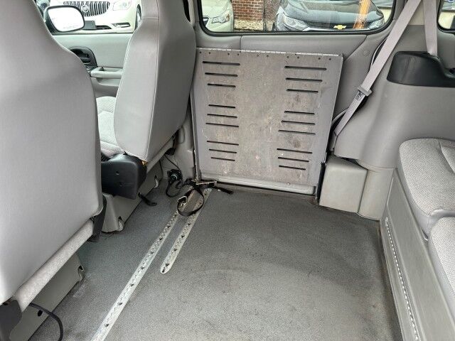 2004 Chevrolet Venture LS EnterVan Lowered Floor Wheelchair Van Ashland VA