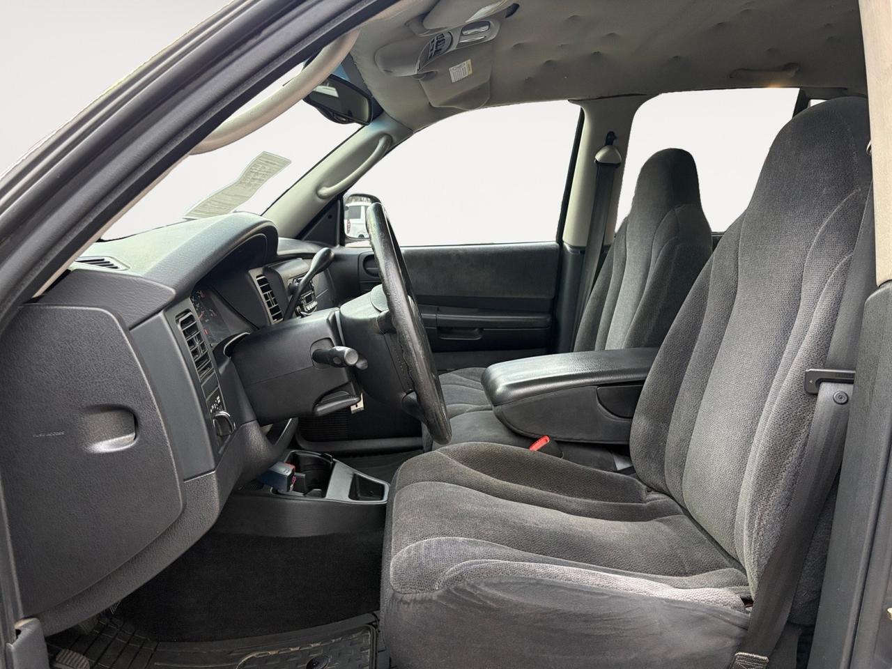 2004 Dodge Dakota SLT, BED LINER, REAR CORNER STEPS, SLIP FOLDING BENCH SEAT, LOW MILES FOR THIS TRUCK, CLEAN CAR FAX, COME SEE THIS TRUCK TODAY! Virginia Beach VA