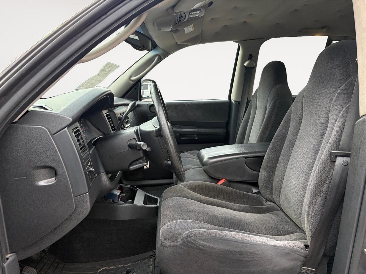 2004 Dodge Dakota SLT, BED LINER, REAR CORNER STEPS, SLIP FOLDING BENCH SEAT, LOW MILES FOR THIS TRUCK, CLEAN CAR FAX, COME SEE THIS TRUCK TODAY!