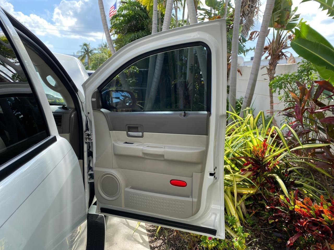 2004 Dodge Durango Limited LOW MILES 55,294 Pompano Beach FL