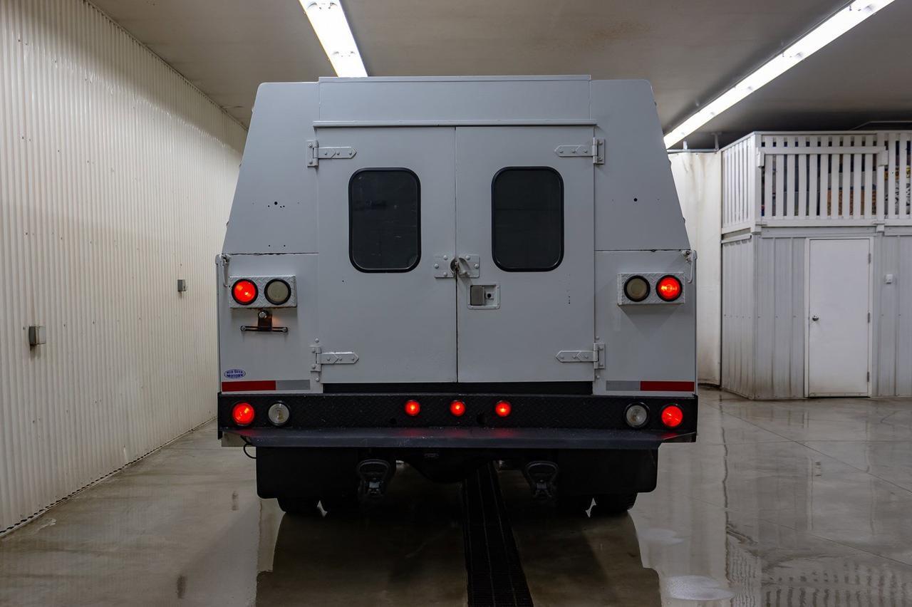 2004 FORD F-650 PROLOADER DRW 2WD Red Deer AB