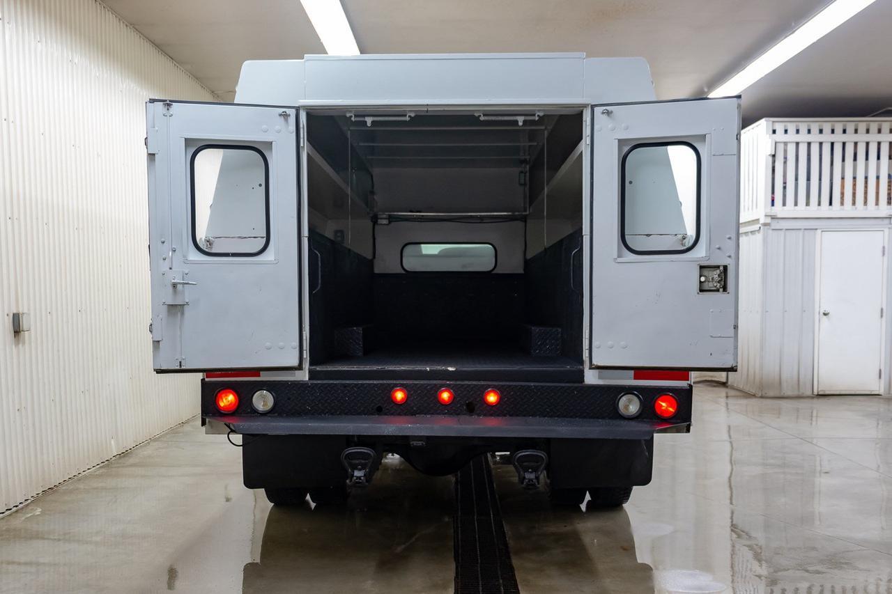 2004 FORD F-650 PROLOADER DRW 2WD Red Deer AB