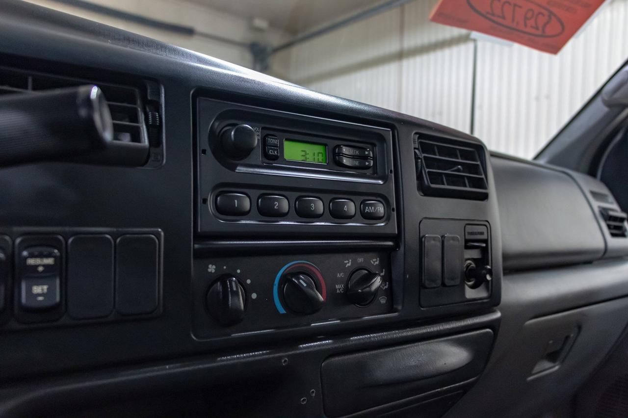 2004 FORD F-650 PROLOADER DRW 2WD Red Deer AB