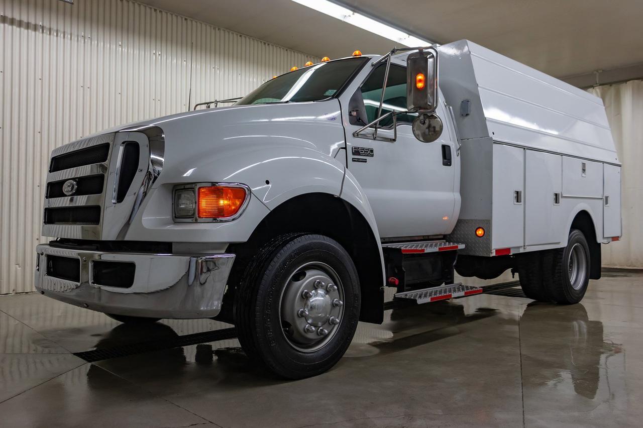 2004 FORD F-650 PROLOADER DRW 2WD Red Deer AB