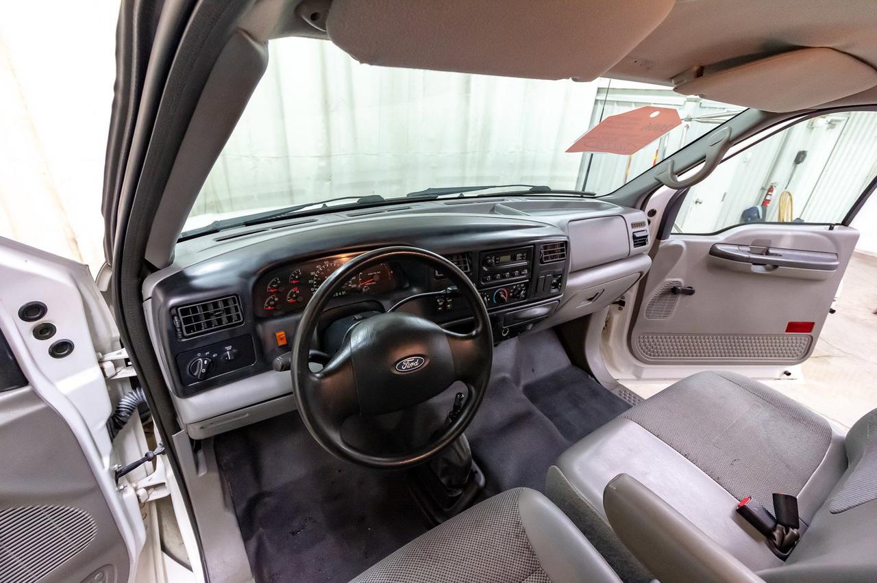 2004 FORD F-650 PROLOADER DRW 2WD Red Deer AB