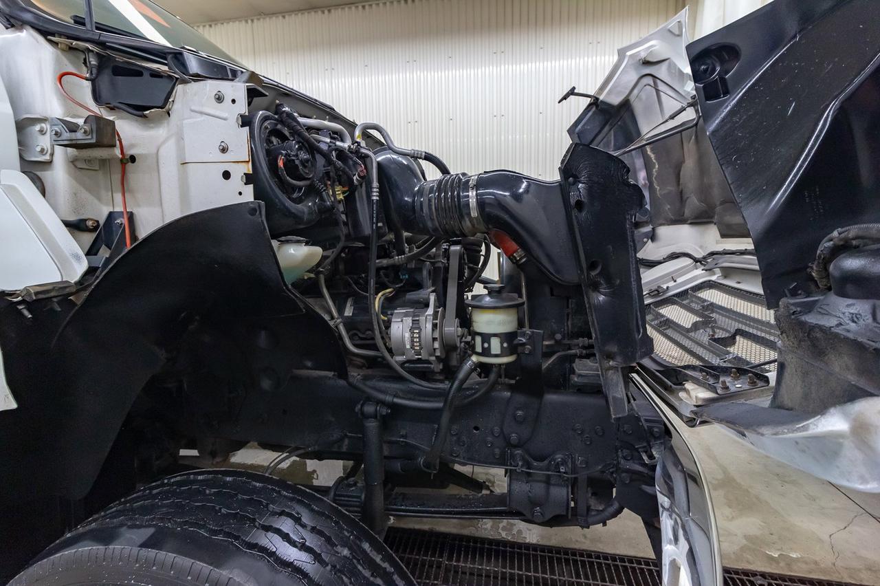 2004 FORD F-650 PROLOADER DRW 2WD Red Deer AB