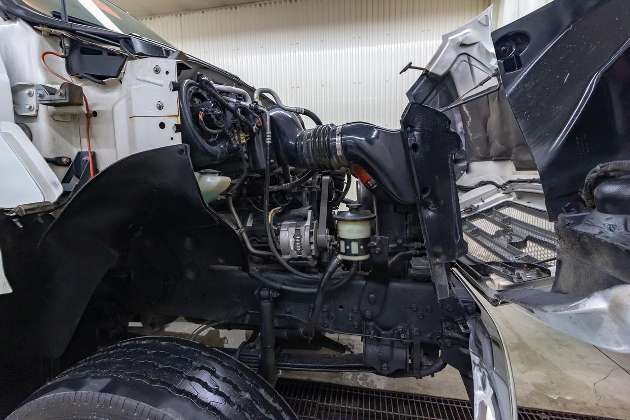 2004 FORD F-650 PROLOADER DRW 2WD Red Deer AB