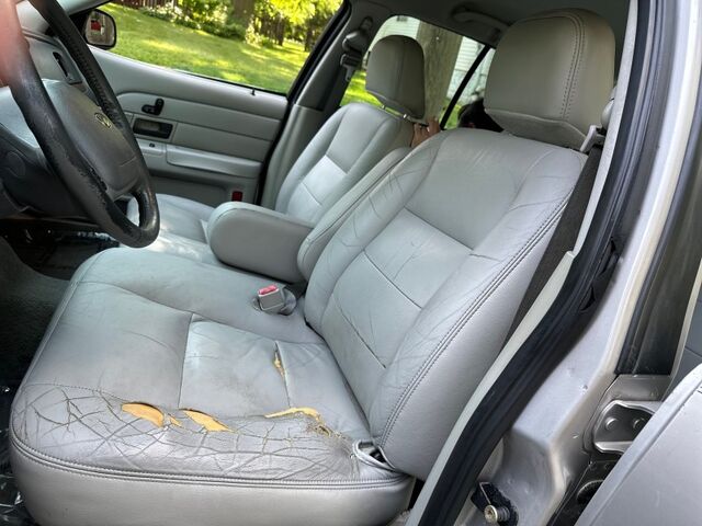 2004 Ford Crown Victoria LX Arlington VA