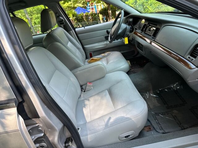 2004 Ford Crown Victoria LX Arlington VA