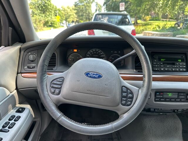 2004 Ford Crown Victoria LX Arlington VA