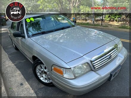 2004_Ford_Crown Victoria_LX_ Arlington VA