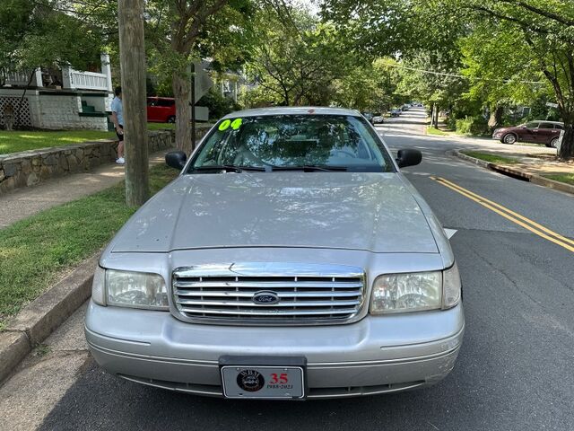 2004 Ford Crown Victoria LX Arlington VA