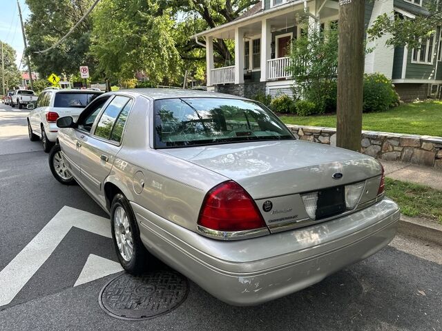2004 Ford Crown Victoria LX Arlington VA
