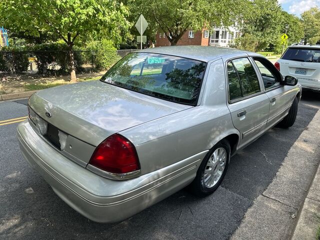 2004 Ford Crown Victoria LX Arlington VA