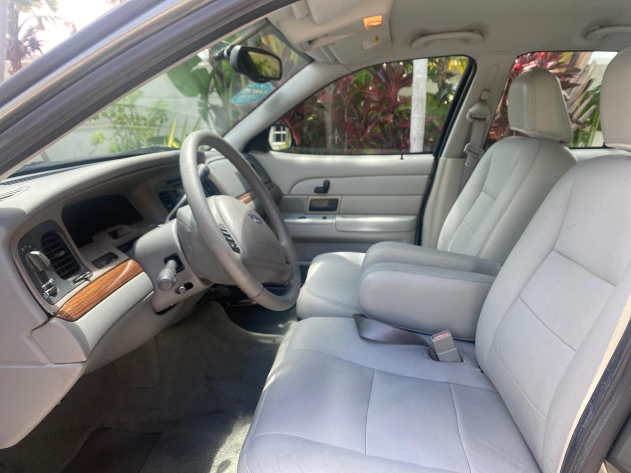 2004 Ford Crown Victoria LX Sport LOW MILES 75,511 FL Pompano Beach FL