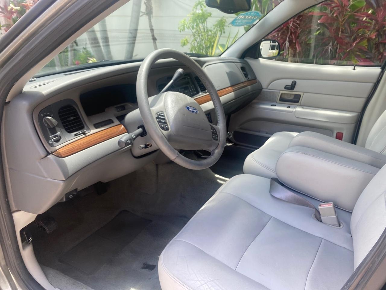 2004 Ford Crown Victoria LX Sport LOW MILES 75,511 FL Pompano Beach FL