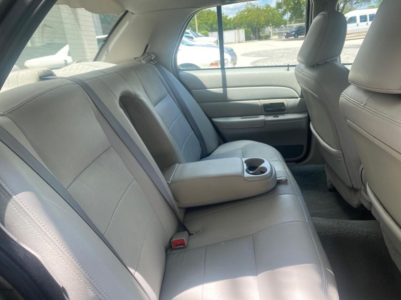 2004 Ford Crown Victoria LX Sport LOW MILES 75,511 FL Pompano Beach FL