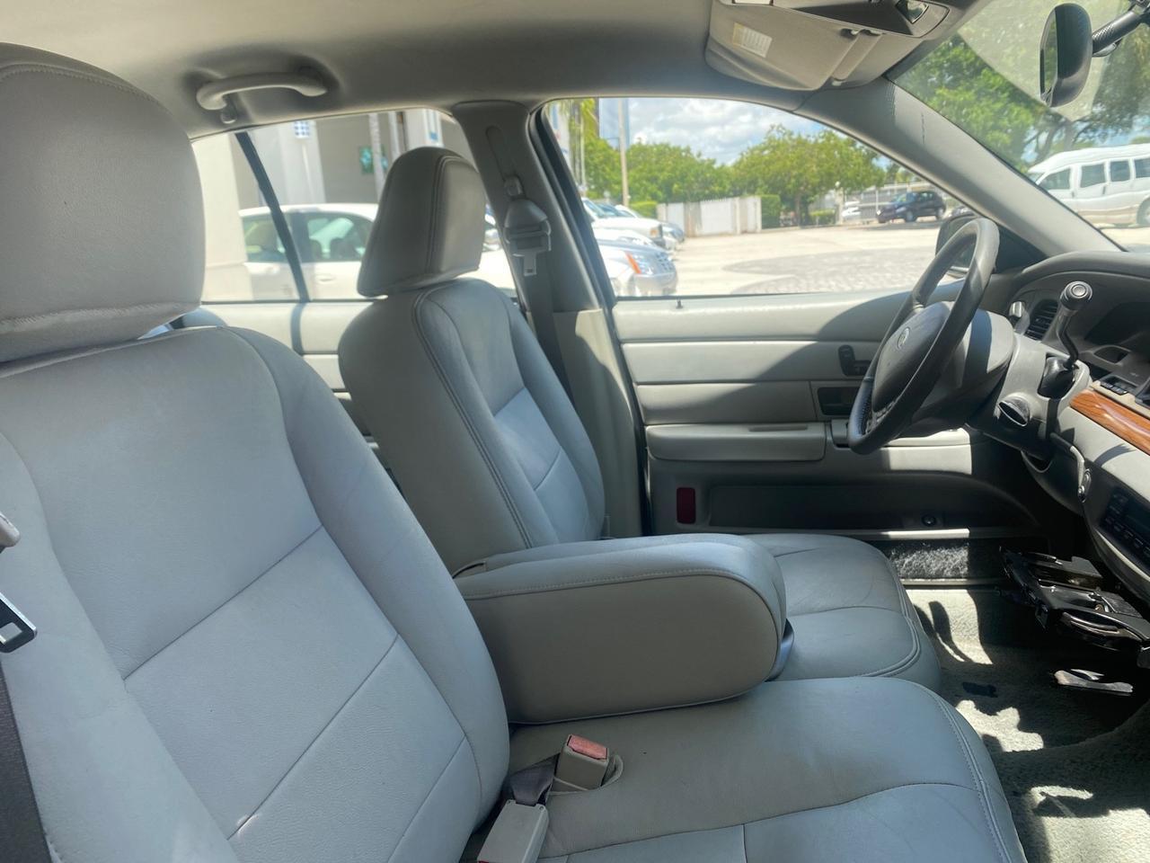 2004 Ford Crown Victoria LX Sport LOW MILES 75,511 FL Pompano Beach FL