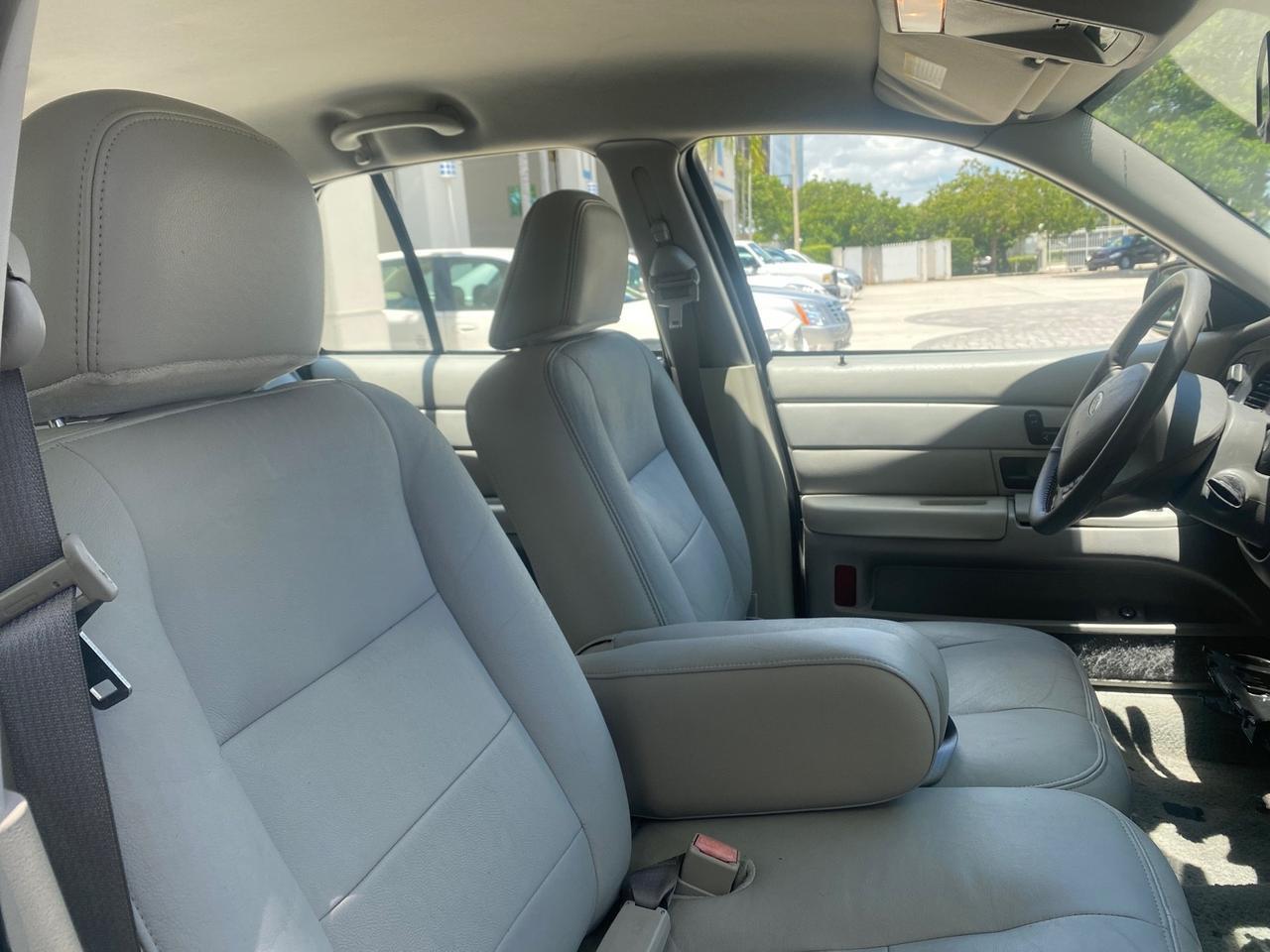 2004 Ford Crown Victoria LX Sport LOW MILES 75,511 FL Pompano Beach FL