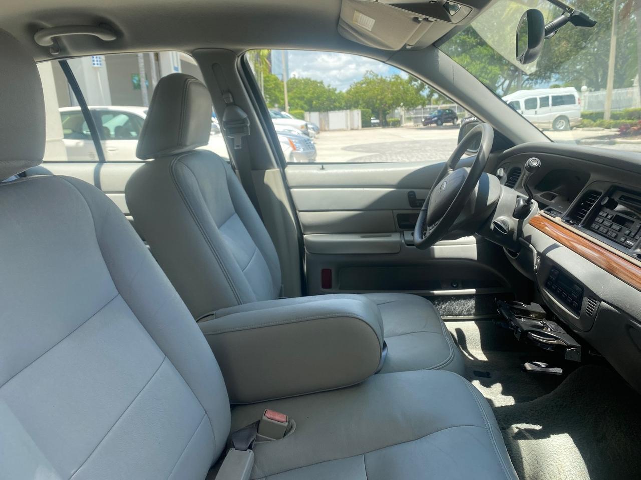 2004 Ford Crown Victoria LX Sport LOW MILES 75,511 FL Pompano Beach FL