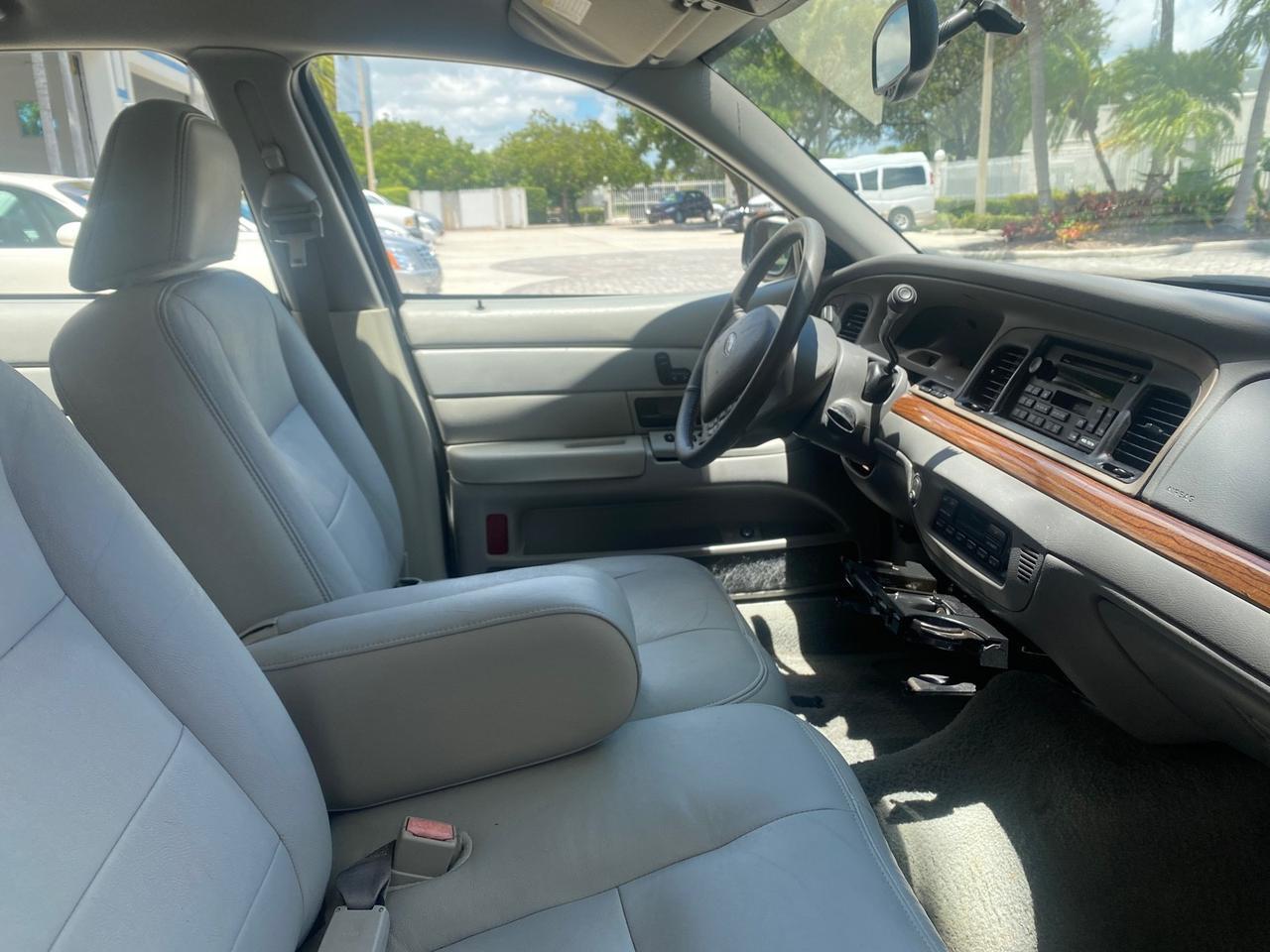 2004 Ford Crown Victoria LX Sport LOW MILES 75,511 FL Pompano Beach FL
