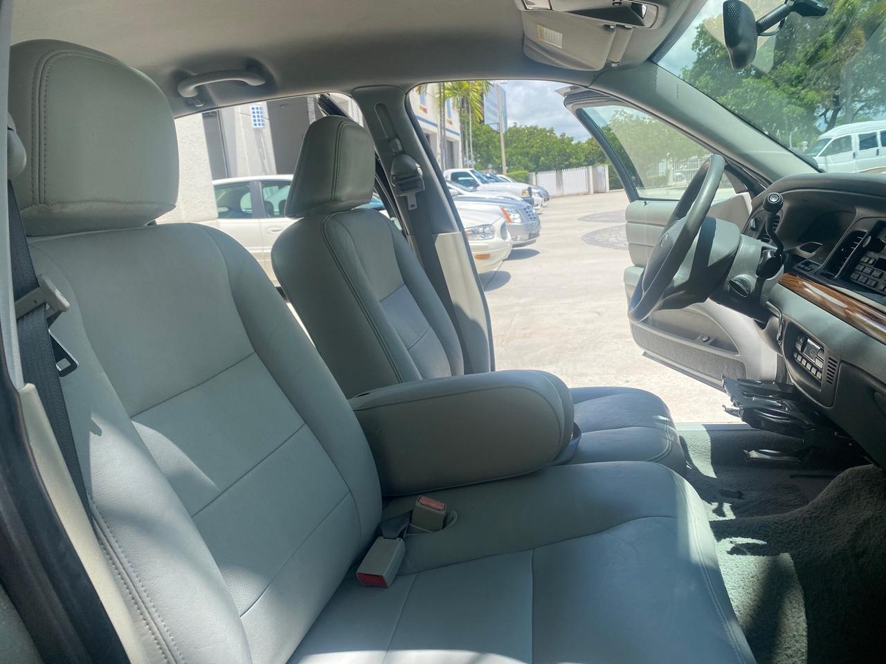 2004 Ford Crown Victoria LX Sport LOW MILES 75,511 FL Pompano Beach FL