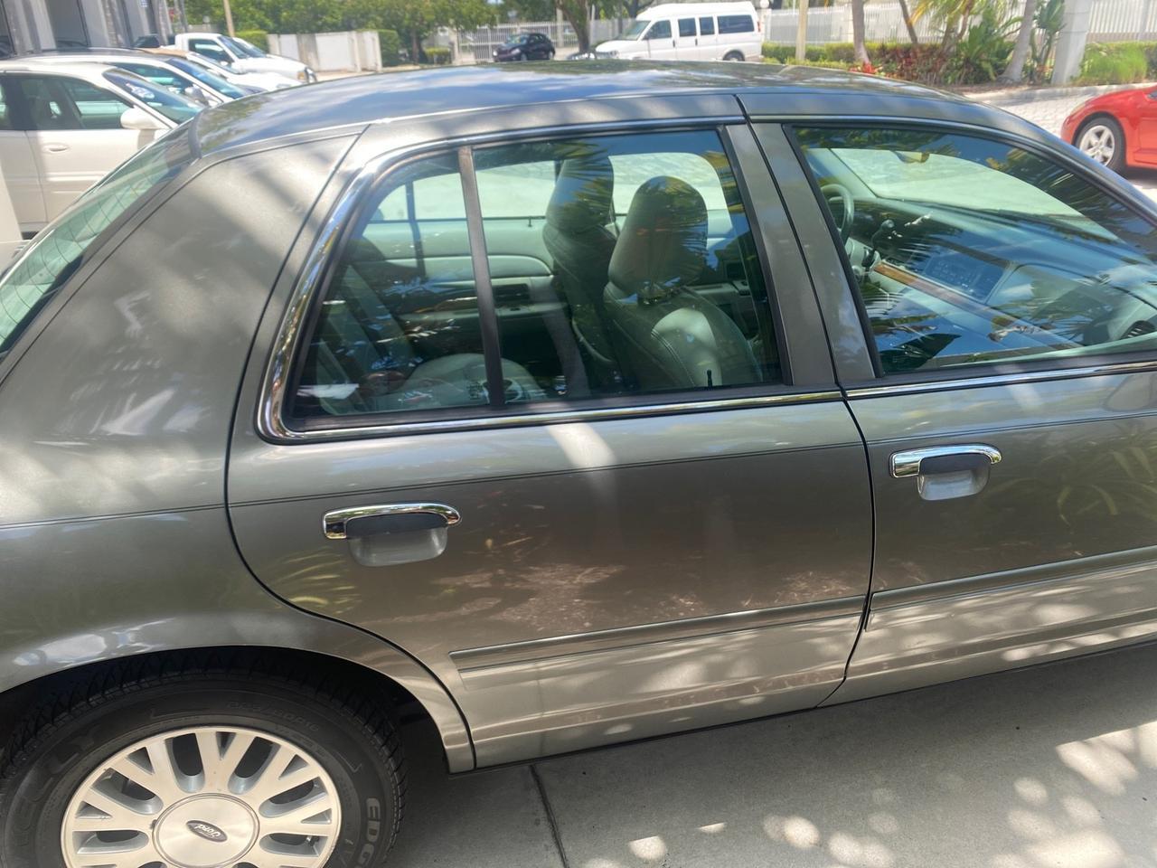 2004 Ford Crown Victoria LX Sport LOW MILES 75,511 FL Pompano Beach FL