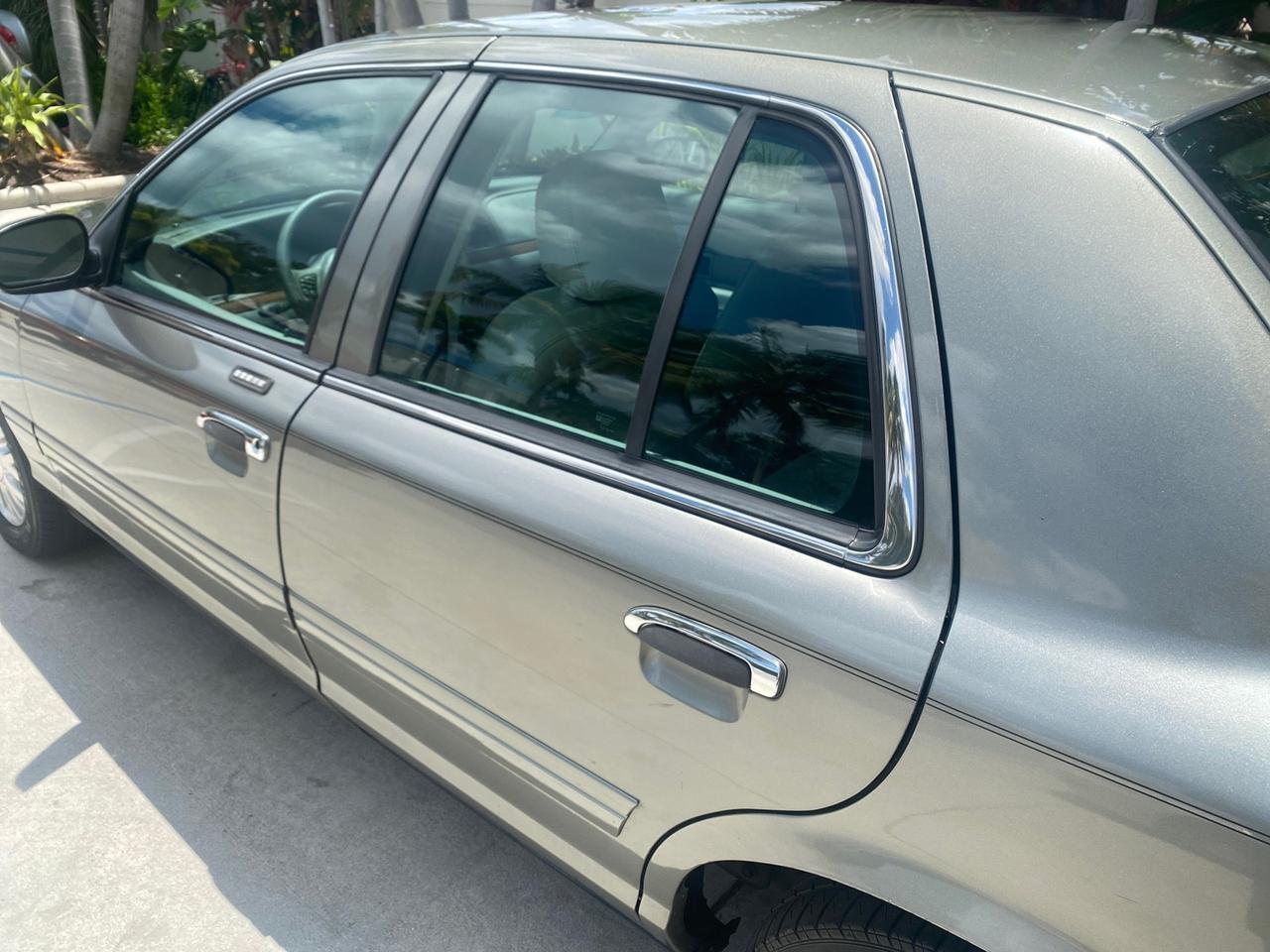 2004 Ford Crown Victoria LX Sport LOW MILES 75,511 FL Pompano Beach FL
