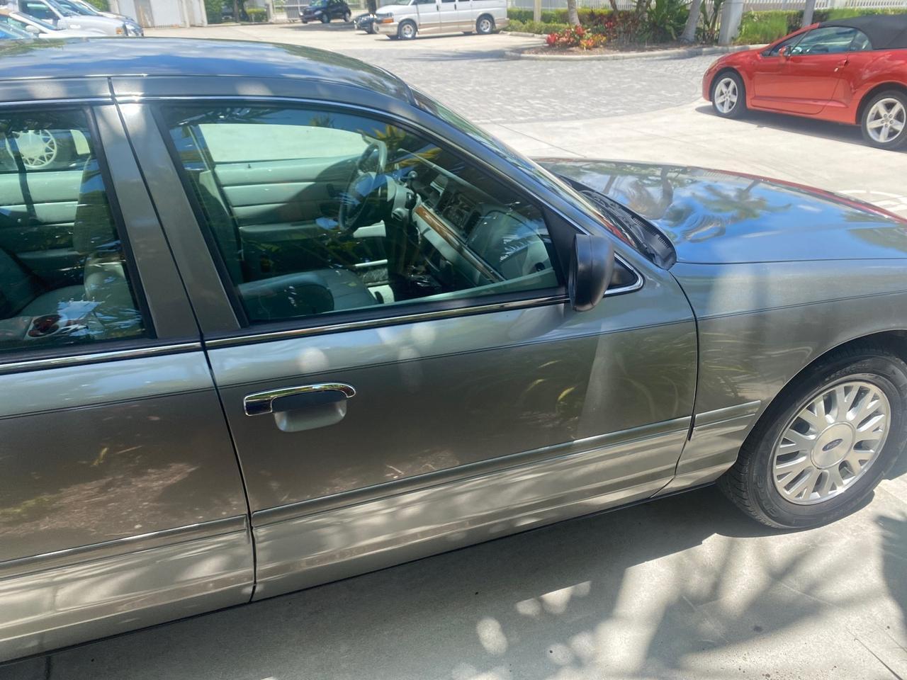 2004 Ford Crown Victoria LX Sport LOW MILES 75,511 FL Pompano Beach FL