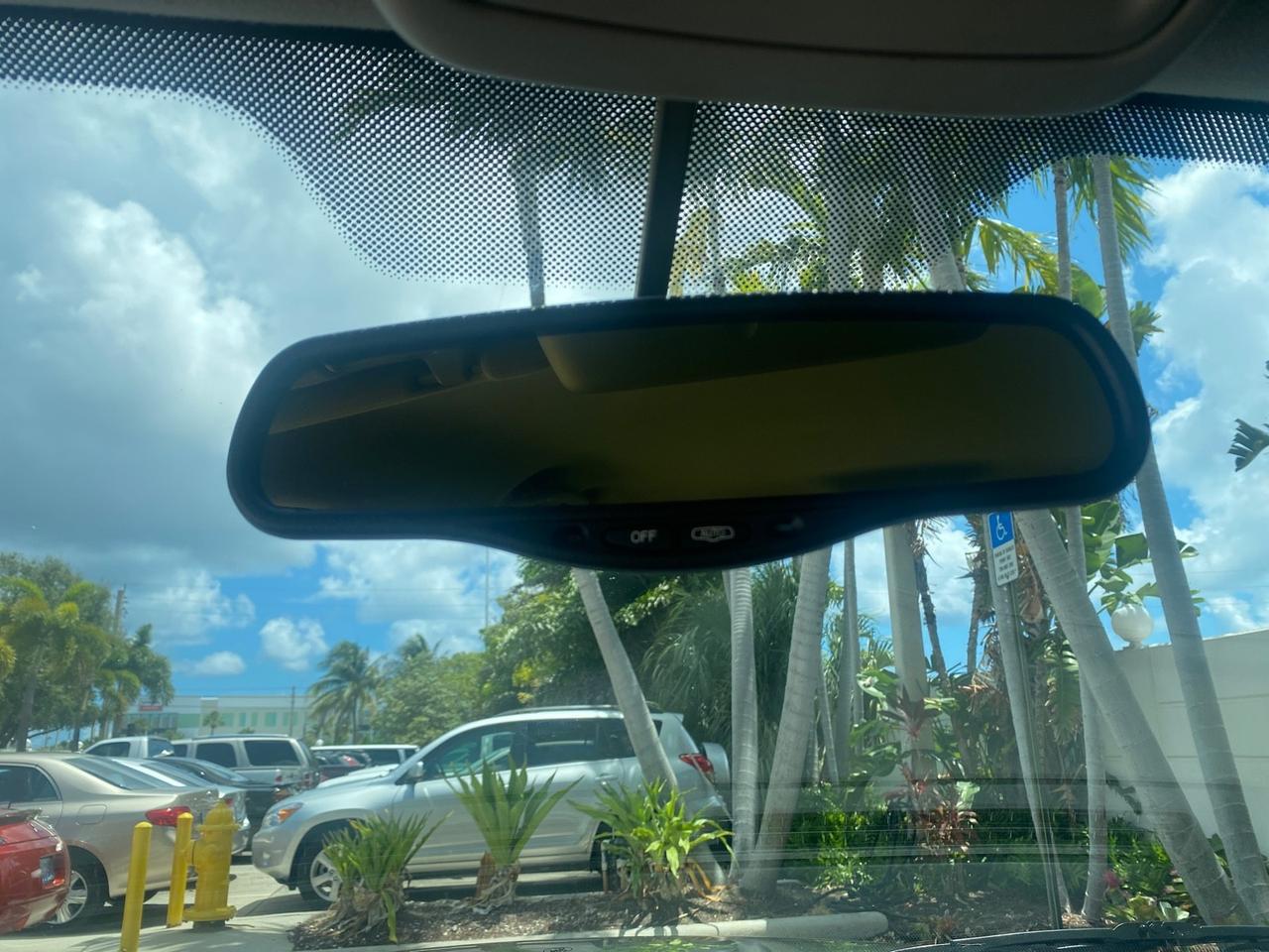 2004 Ford Crown Victoria LX Sport LOW MILES 75,511 FL Pompano Beach FL