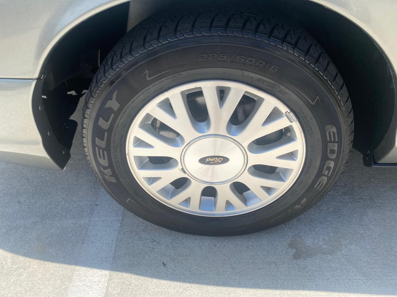 2004 Ford Crown Victoria LX Sport LOW MILES 75,511 FL Pompano Beach FL