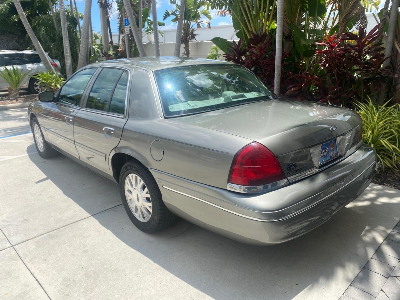 2004 Ford Crown Victoria LX Sport LOW MILES 75,511 FL Pompano Beach FL