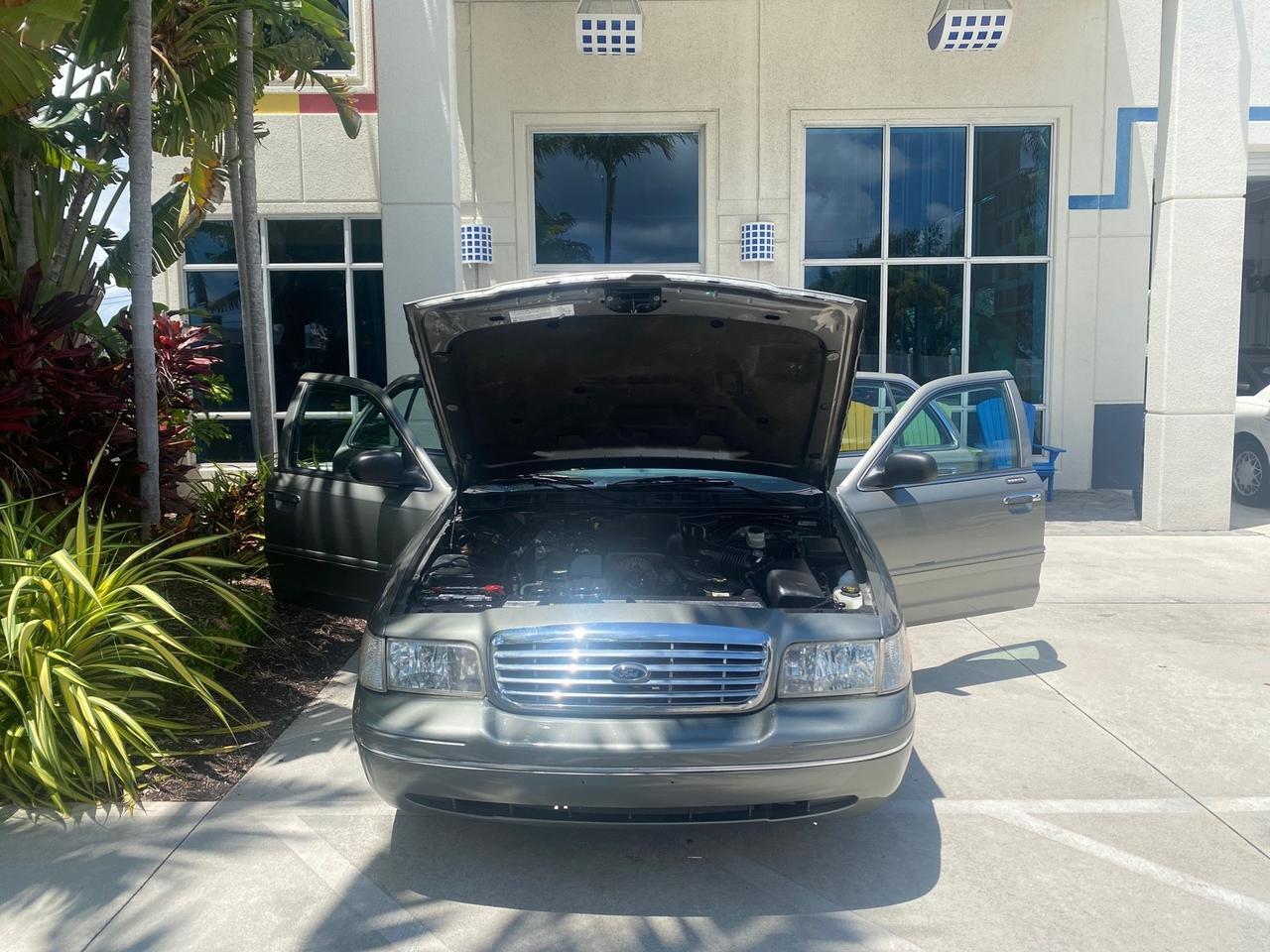 2004 Ford Crown Victoria LX Sport LOW MILES 75,511 FL Pompano Beach FL