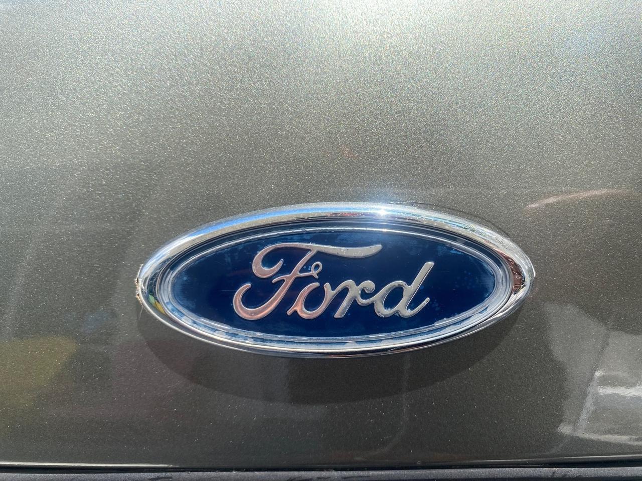 2004 Ford Crown Victoria LX Sport LOW MILES 75,511 FL Pompano Beach FL